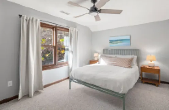 Stylish, secluded cabin minutes from the Biltmore and downtown