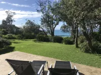 ABSOLUTE Mollymook BEACHFRONT - Direct beach access / Free Wifi / Quality linen