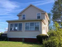 Newly remodeled home. Walking distance to Seabreeze and to many things around Hoteles en Irondequoit