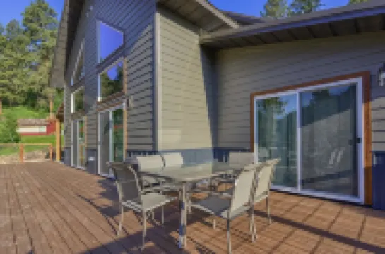 Lazy Dog Lodge, Hot Tub, AC & Activities Near Black Hills