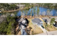 Prefect Lakefront Private Getaway Hotels near The Farmhouse