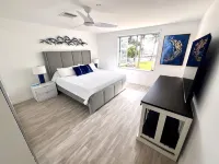 ⭐️⭐️⭐️⭐️⭐️Best Location! Vacation in Paradise on Ocean Dr with Direct Beach View