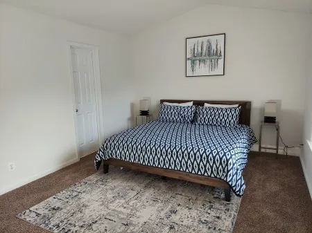 4 Bdr TH Near Historic Downtown Fredericksburg & Quantico Sleeps 8 more