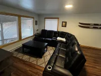 Comfy Duplex unit B great for families and small groups, sleeps up to 7 Hotels in Sitka