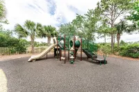 Windmark home steps2pool,min2beach,golf cart, fire pit, heated pool&beach equip
