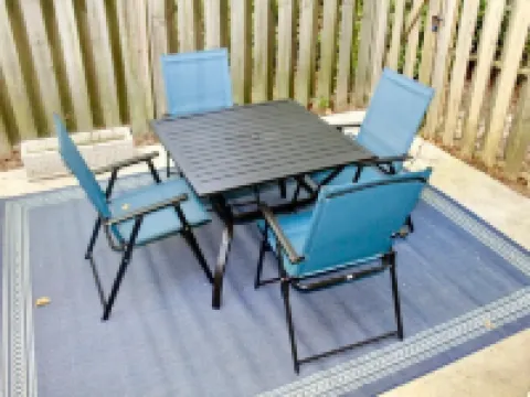 Cheerful 2 bedroom townhouse with indoor Fireplace Hoteles en Tucker