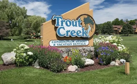 Cozy Getaway Near All the FUN! Harbor Springs/Petoskey