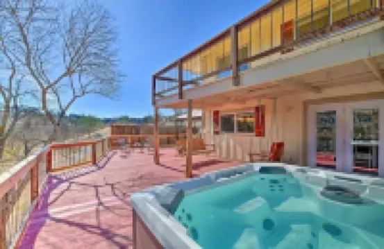 Lakeside Treetop Cottage: Boat Dock & Hot Tub