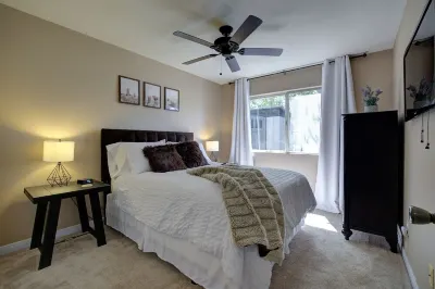 Spacious Family Retreat Near Botanica, Legoland, Frontwave Arena, & Beach! Hotels near Vons
