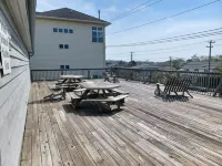 Oceanside studio retreat on 91st street. Steps from the beach!