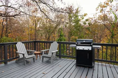 Taconic Hideaway – Swimming, BBQ Pit, Hiking Undermountain Golf Course附近的飯店