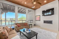 Dove Mountain oasis
