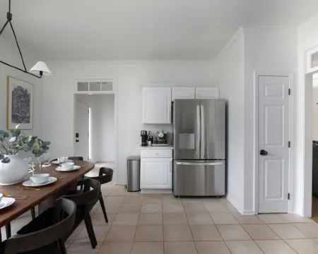 Family & Pet Friendly Modern Townhouse Hotels in Alabaster