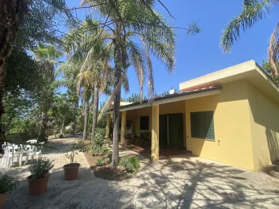 DESCRIZIONE STRUTTURA Hotels in 