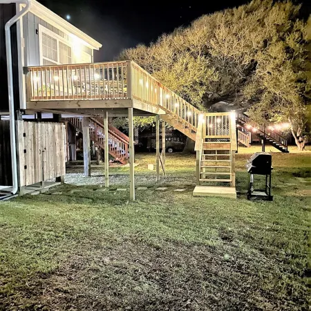 The Scooby Shack-A fully remodeled home with private neighborhood beach access!