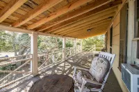 Creek Front Home, Short Walk to the Beach. Beautiful Marsh Views!