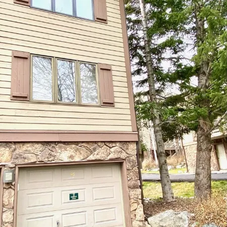Teewinot B5: Top Floor 2BR/2BA Condo -- Fully Remodeled