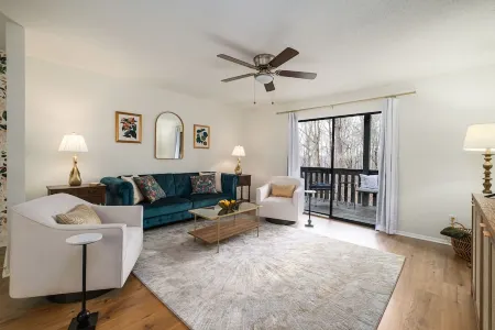Cozy 2-bedroom condo in the heart of Homewood/Vestavia, minutes from Samford/UAB Отели рядом с достопримечательностью «Университет Самфорд»