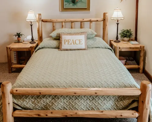 Lake Front Rustic Suite Rental Hotels in Newaygo County