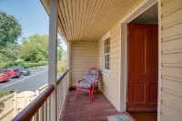 4 Bedroom, 3  Bath  Big Downtown Frederick home, w/ Private Patio &  fire table