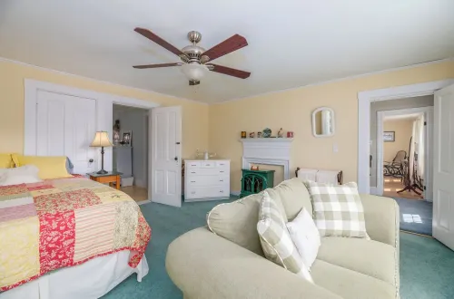 Stunning views! 3 minute drive to Sunday River Ski Resort.