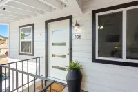 Modern Comfort in Central Austin!! Very close to UT Hotels in Central Austin