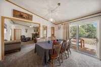 Private and Cozy Adventurer's Haven (Dog Friendly Hotel a La Plata County