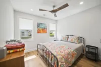 4 houses from the beach!  Belmar Rear East Cottage