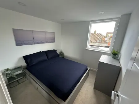 Luxury modern Apt with parking on Leigh Broadway Отели в г. Саутенд-он-Си