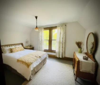 Updated Victorian in the Heart of Sheboygan. Beach, Downtown, Golf, Road America