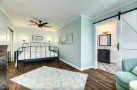 TX Crush Canal Home & POOL, Bar & Patio, Boat Slip and Quick Access to the Bay!