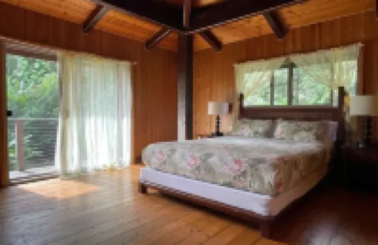 Stay in Hana Upstairs โรงแรมใกล้Hamoa Beach