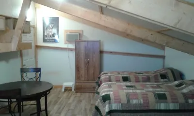 Big Horn Mountains Efficiency Apartment in loft Hotels in 