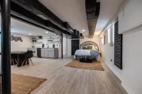 Bright Garden Studio