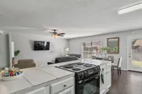 Stylish Home • 3Bed • 2Bath • Yard & Ample Amenities Hotel a The Colony