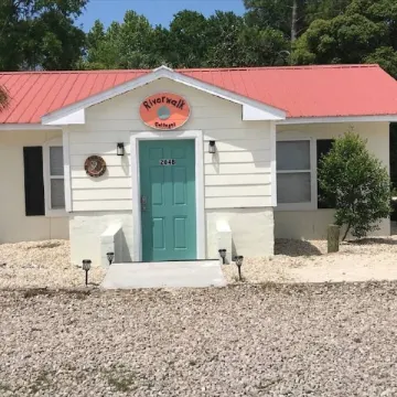 The Oyster Bed- Riverwalk Cottages Unit 204 B