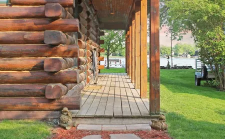 Cabin Oasis on Lake Winnebago "Minutes from EAA"