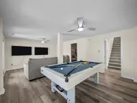 Sea Glass East - Upscale Beachfront Retreat & Pool