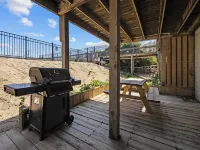 Sea Glass East - Upscale Beachfront Retreat & Pool