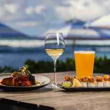 NEW North Shore Oahu: Turtle Bay 1 bedroom plus 1 loft bedroom Dining/Meeting Rooms