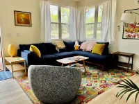 New Private Cottage with Hot Tub Steps from Garden of the Gods