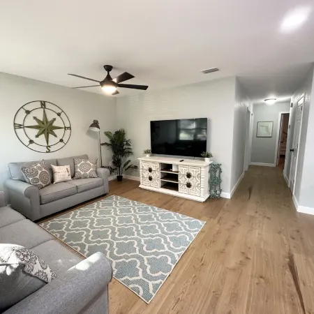 Milton's Remodeled Cozy Retreat- 30min to Beaches and 4 min to Blackwater River