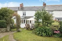 Luxury Character Cottage, 5 minutes walk to the South West Coast Path and beach