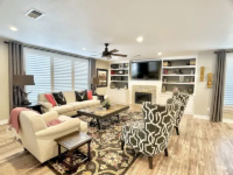 MINE CREEK RETREAT LUXURIOUS COMFORT - 3BR - 2.5BA 霍華德縣酒店