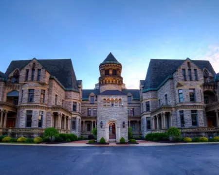 Luxury Romantic Retreat w/ Hot Tub, Cabin in Woods, Winter Wonderland w/Firepit Hotels in Washington Township