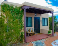 Peaceful Hilltop Casita w/ Stunning Views, Close to the Historic Plaza