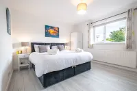 Port Tara Holiday Home, close to Portballintrae Harbour and the Giant's Causeway - 4-Star