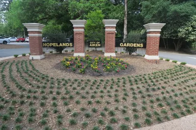 Historic Cottage - At Hopelands Gardens close to Hitchcock Woods (Remodeled)