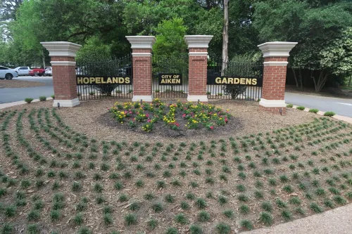 Historic Cottage - At Hopelands Gardens close to Hitchcock Woods (Remodeled)