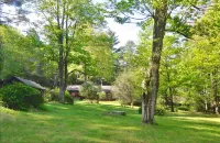 HUGE KITCHEN 4 Private Acres, 7 Min to Town, WiFi, AC, Fireplace